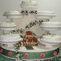 Wedding cake sur présentoir